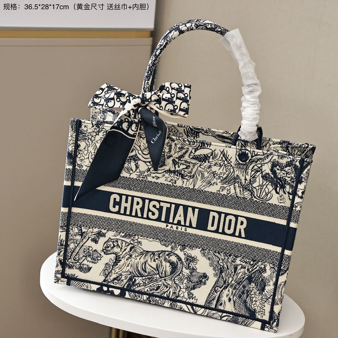 D10r Book Tote