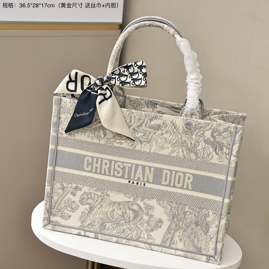 D10r Book Tote