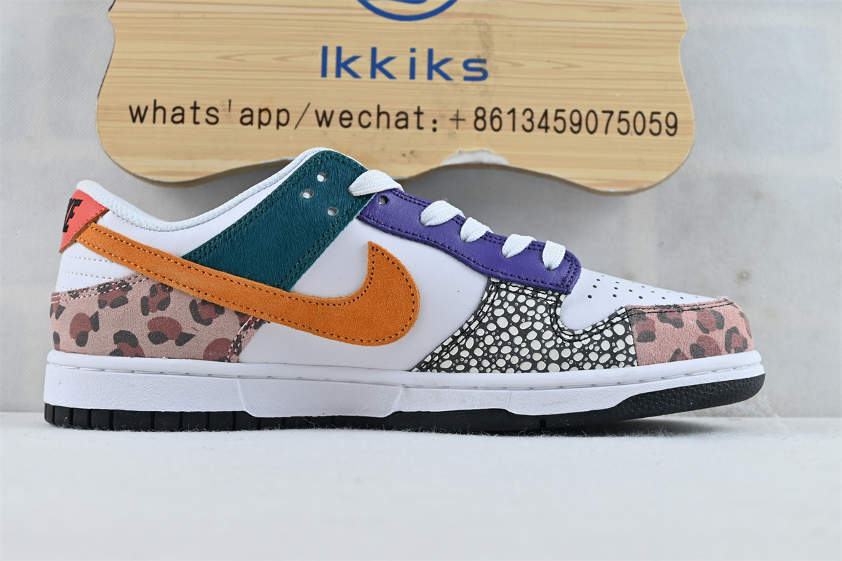 NIKE DUNK LOW