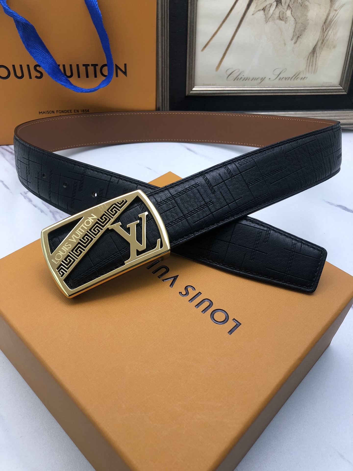 L0vis Vvtt0n belt