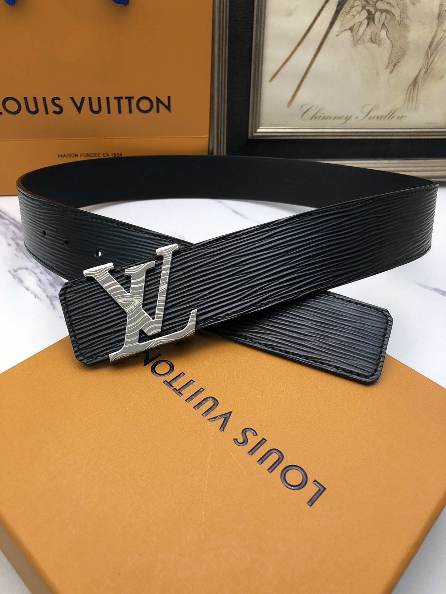 L0vis Vvtt0n belt