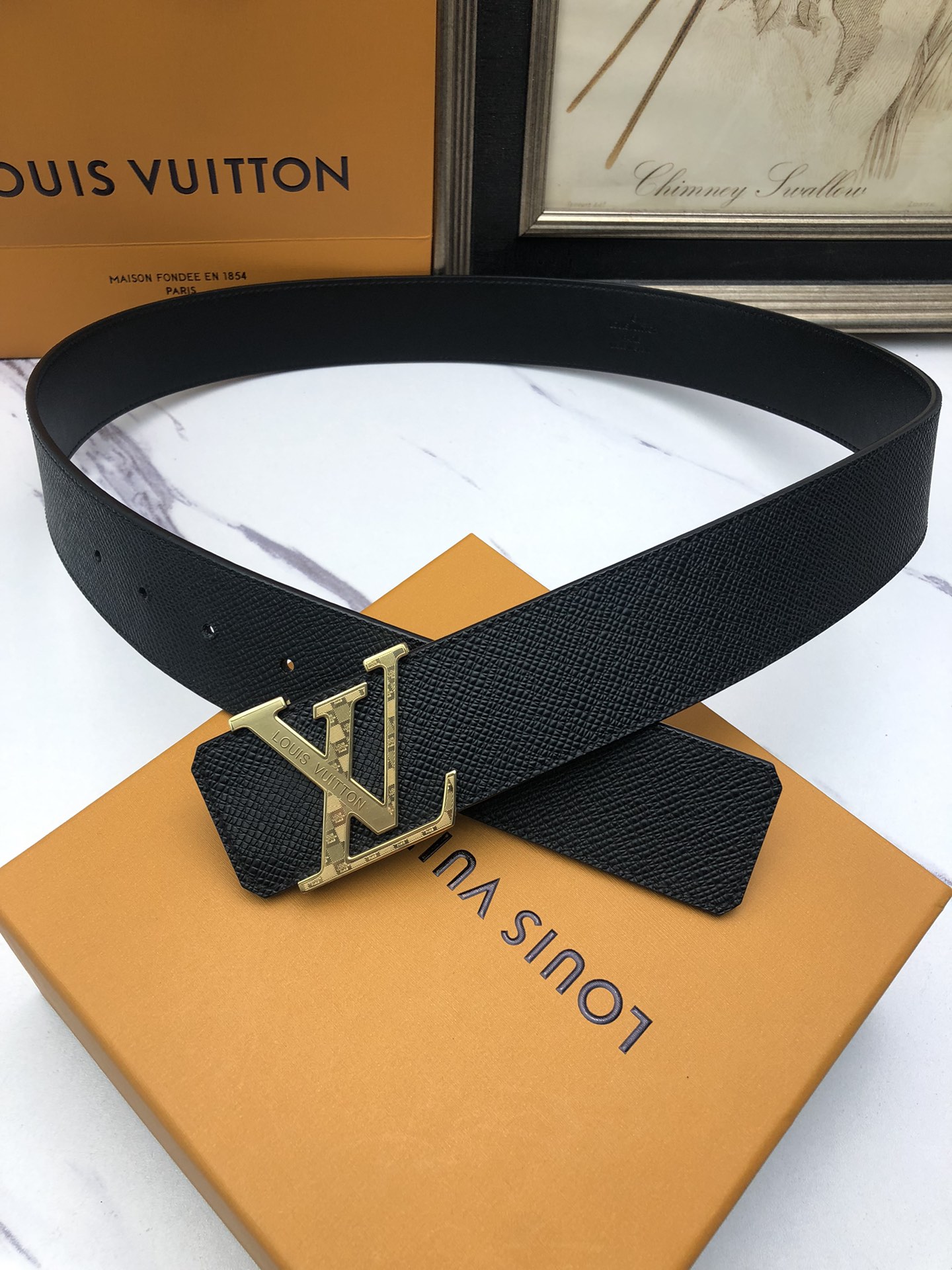 L0vis Vvtt0n belt