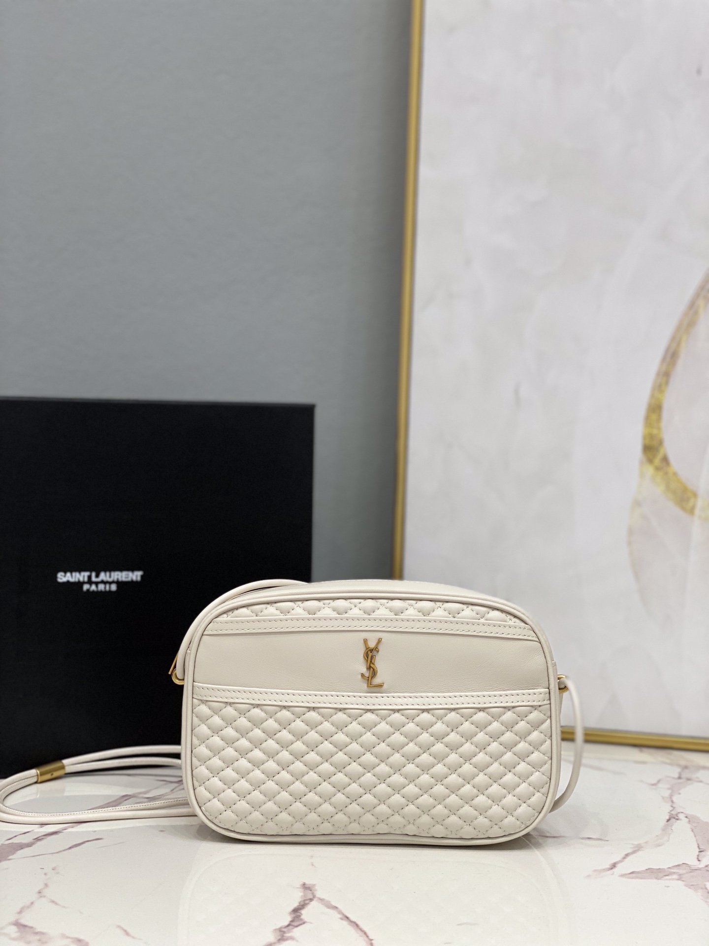 Women Sa1nt Lau*nt Victoire Leather Handbag