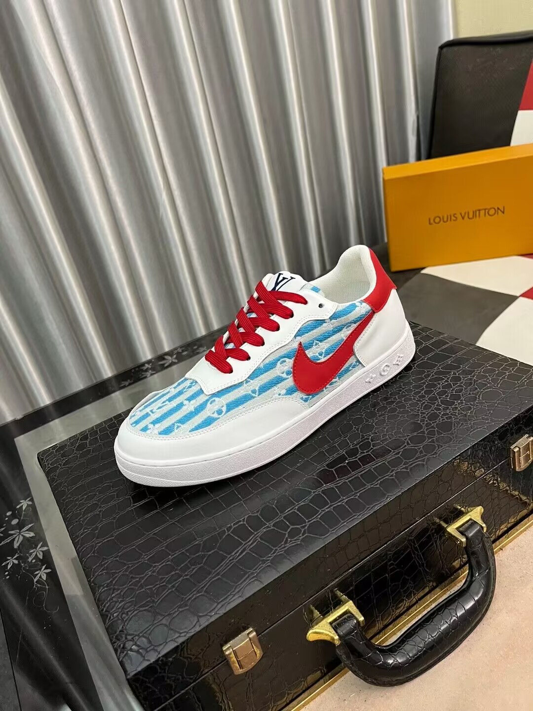 Nike x L0vis Vvtt0n