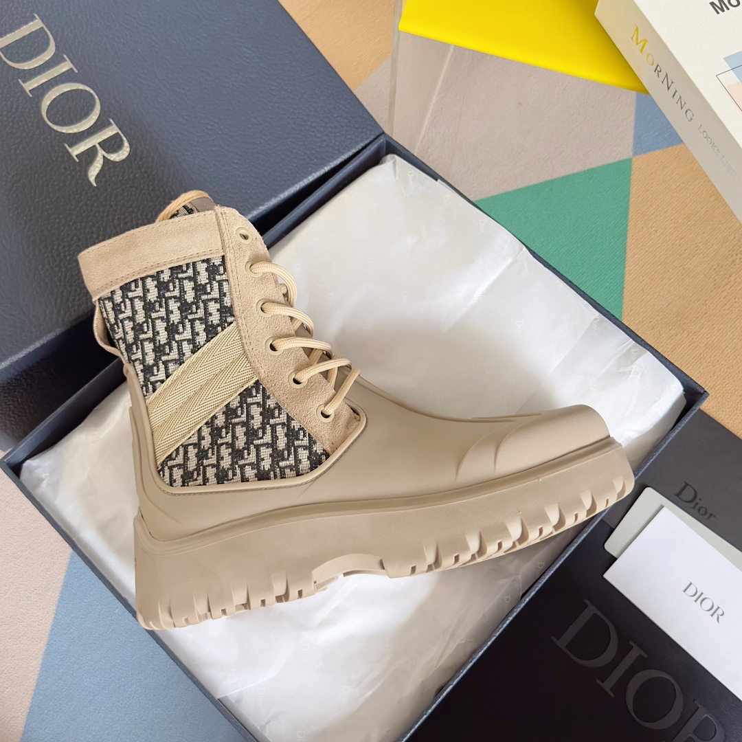 D10r Boots