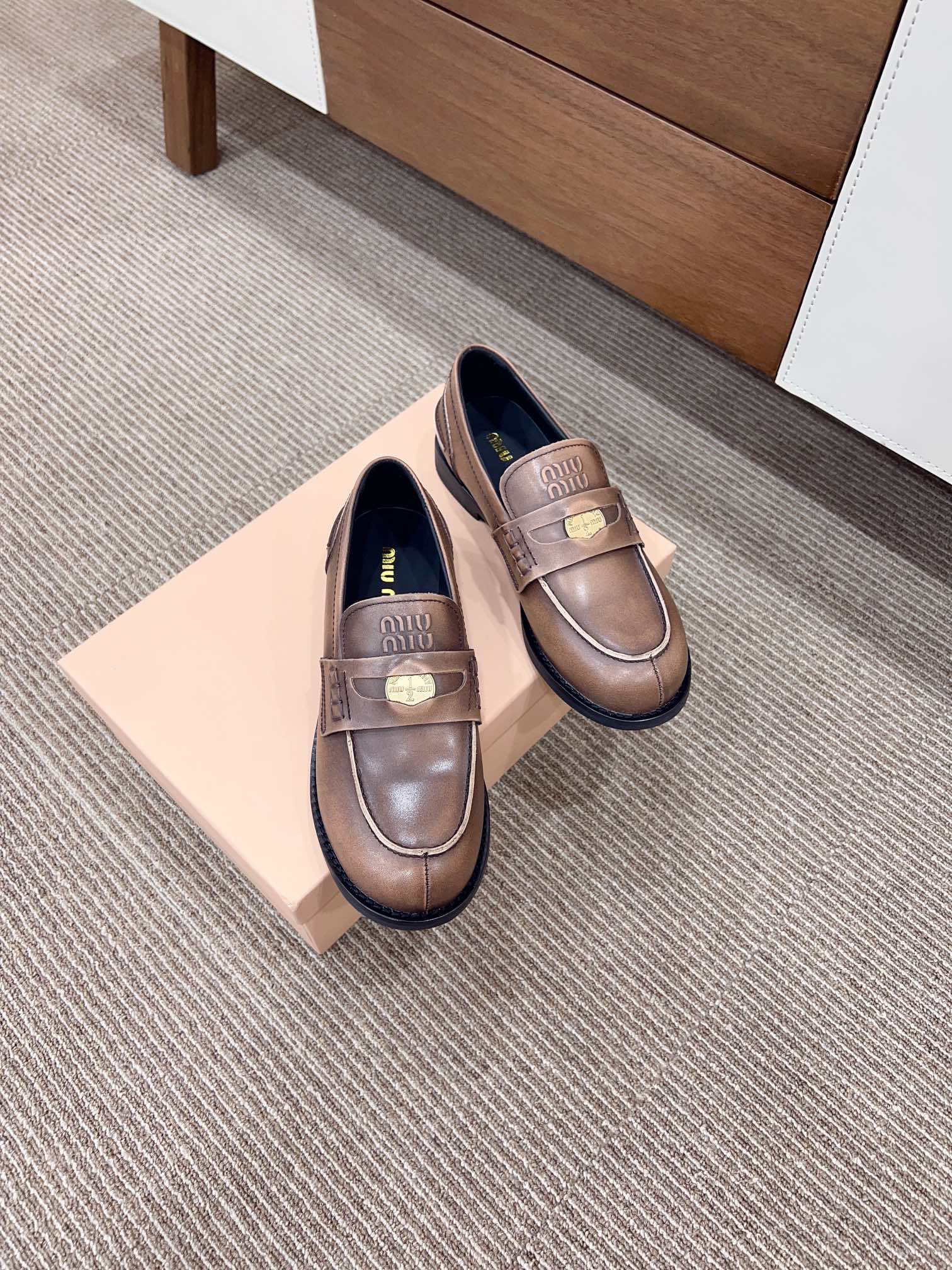 M1um1u Loafer Shoes