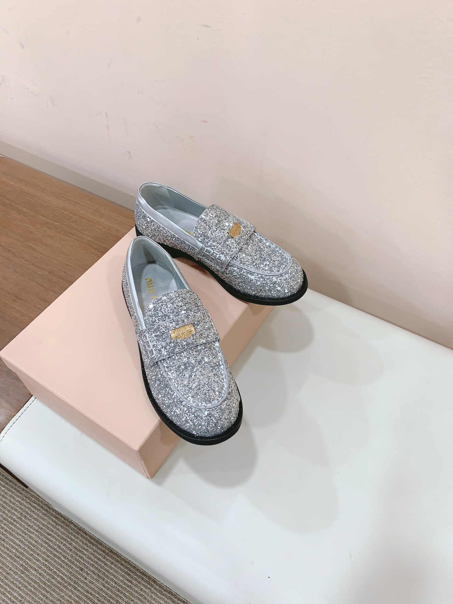 M1um1u Loafer Shoes