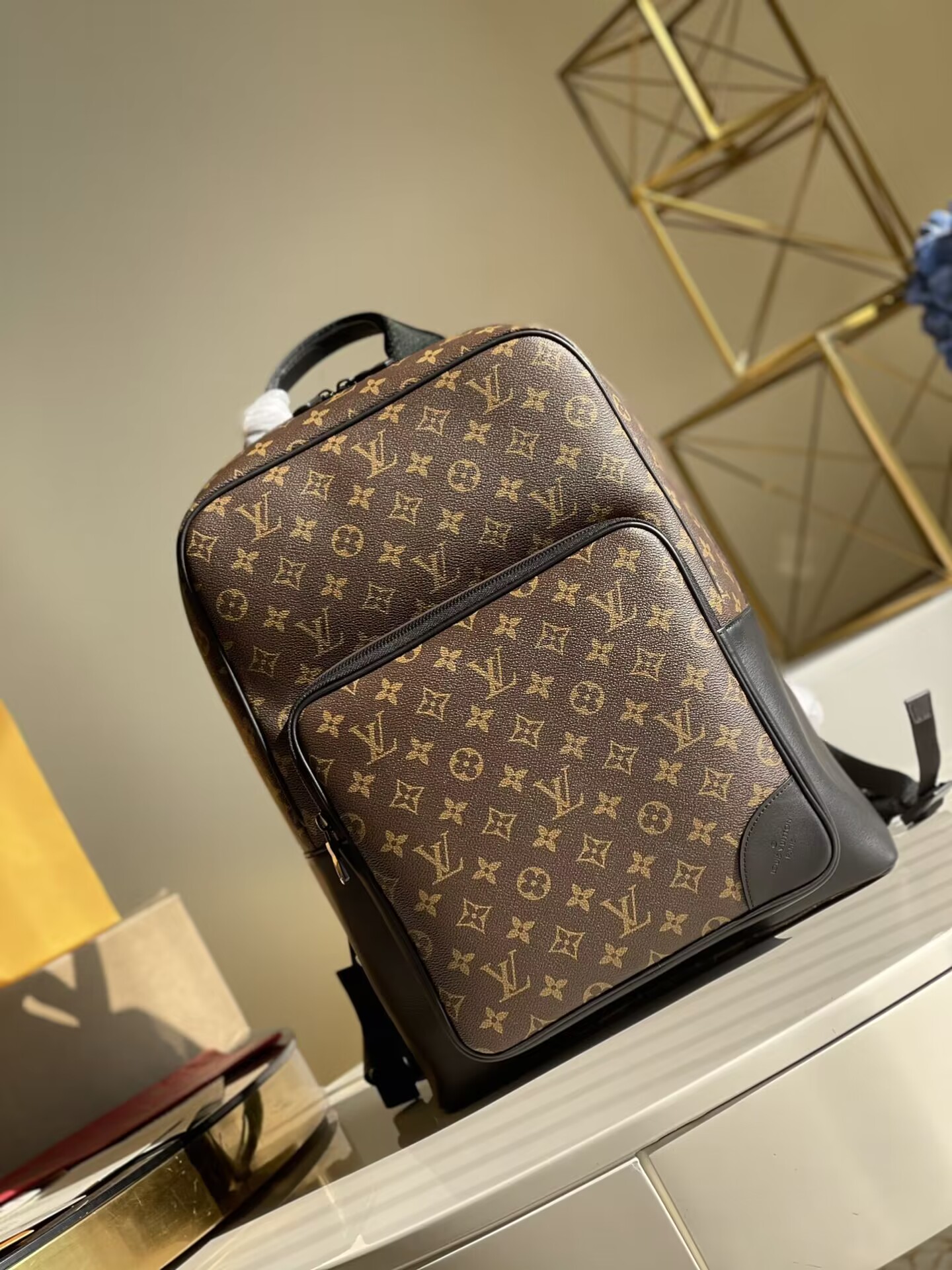L0vis Vvtt0n Backpack