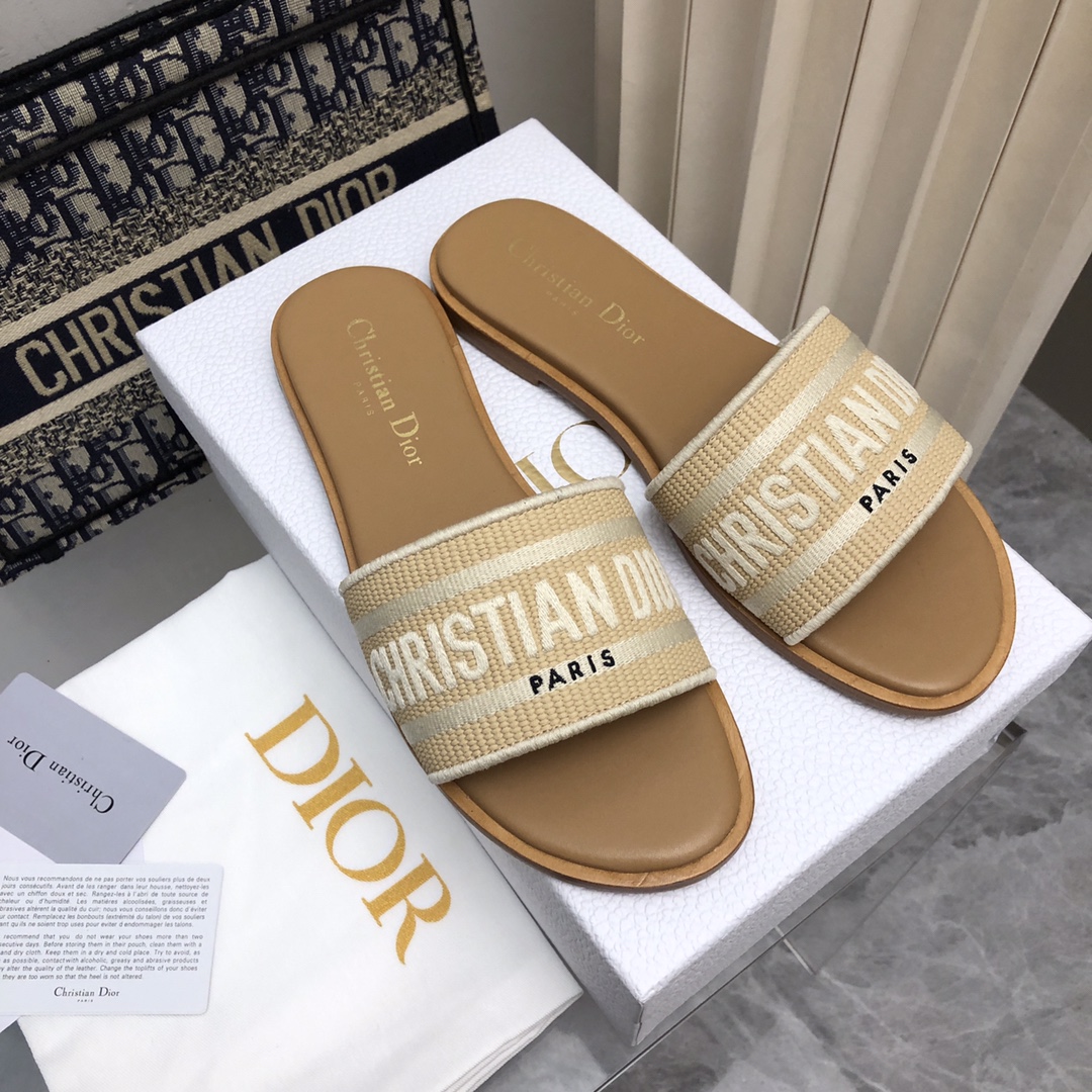 D10r slipper