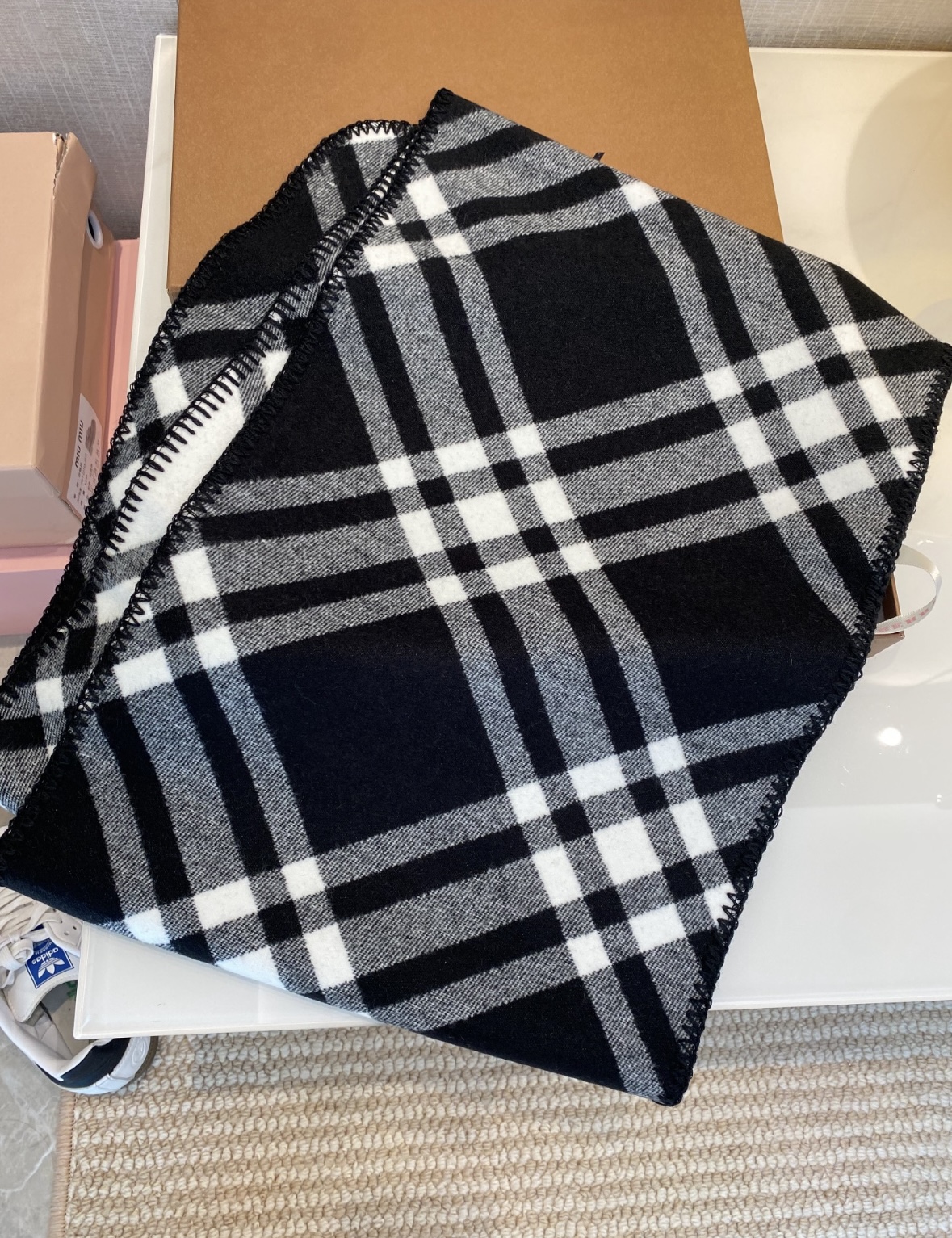 Bv*b*rry Scarf